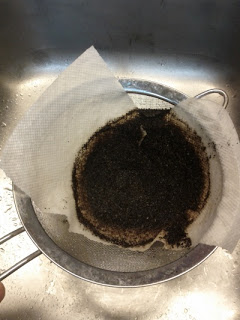 coffee-grind-in-paper-towel-small